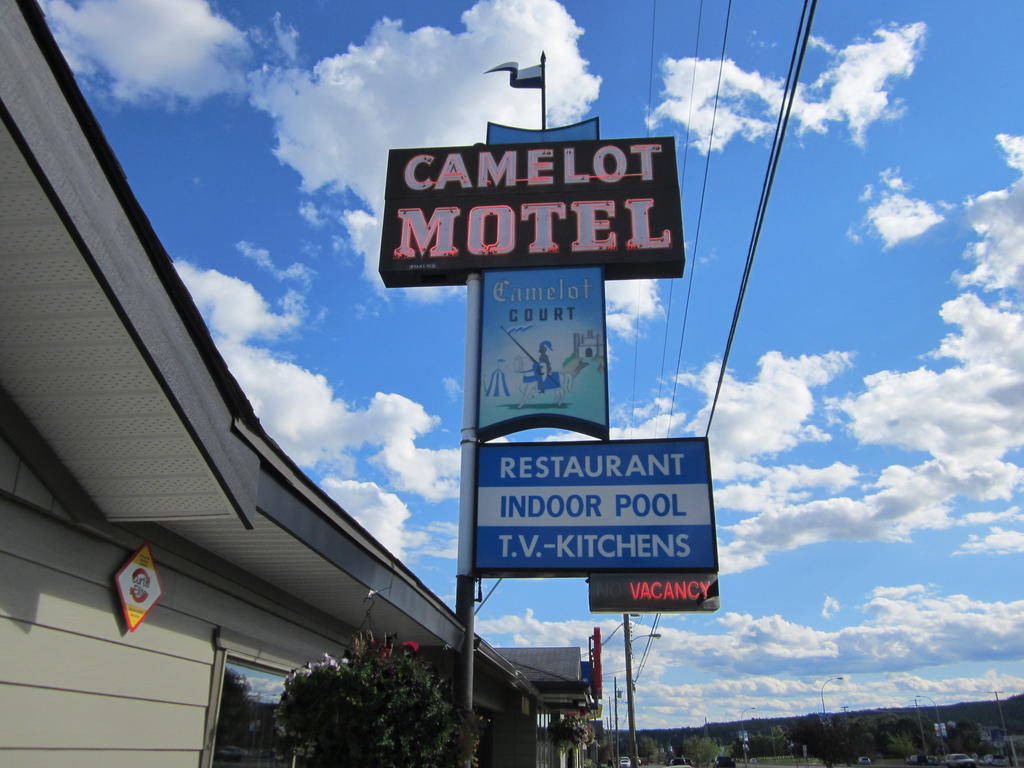 Camelot Court Motel Принс-Джордж Екстер'єр фото